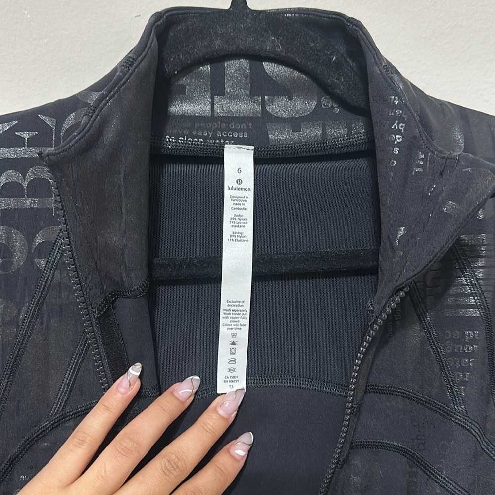Lululemon - Picture 5 of 14